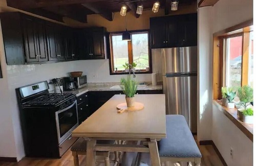 Schuylerville Cottage | Carriage House in Old Saratoga