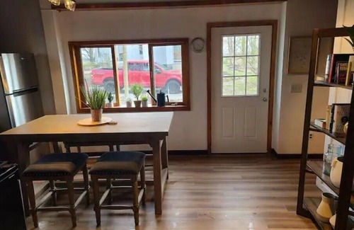 Schuylerville Cottage | Carriage House in Old Saratoga