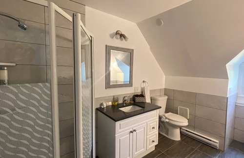 Wolfville Bed & Breakfast | Carriage House - KingBed, Full Kitchen, Patio, Downtown