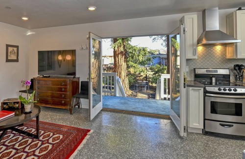 Napa House | CARRIAGE HOUSE ON COOMBS - CHARMING VICTORIAN Back Unit - Downtown - Renovated