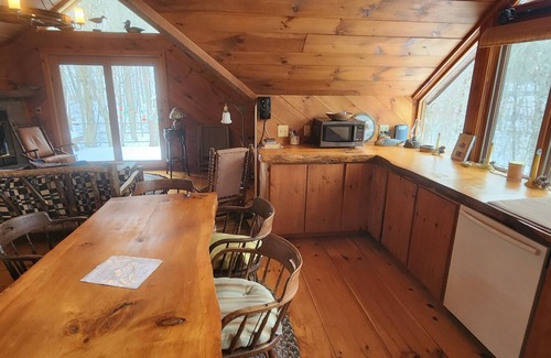 Dorset Apartment | Carriage House Studio Apt- secluded, mountain views, babbling brook, countryside