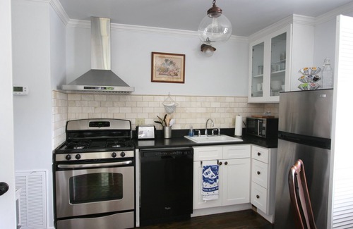 Downtown Cottage | Carriage House under Live Oaks in historic Beaufort SC