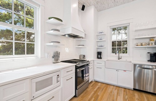 Rosemary Beach House | Carriage House w/Tesla Charger | Steps to Coquina Pool & Beach Access | 3 Bikes