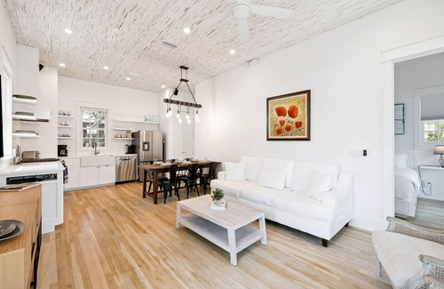 Rosemary Beach House | Carriage House w/Tesla Charger | Steps to Coquina Pool & Beach Access | 3 Bikes