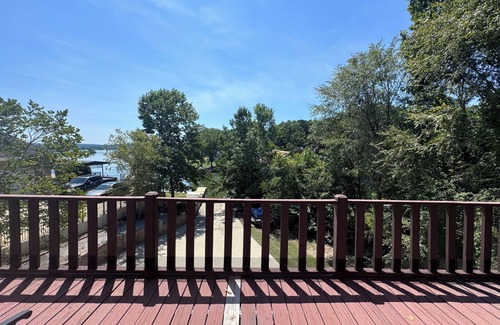 Rainbow City House | Carriage House with Boat Ramp & Dock