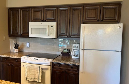 Oro-Medonte Apartment | Carriage Jacuzzi suite Escape