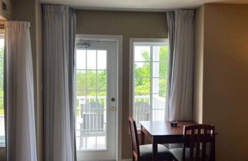 Oro-Medonte Apartment | Carriage Studio Retreat