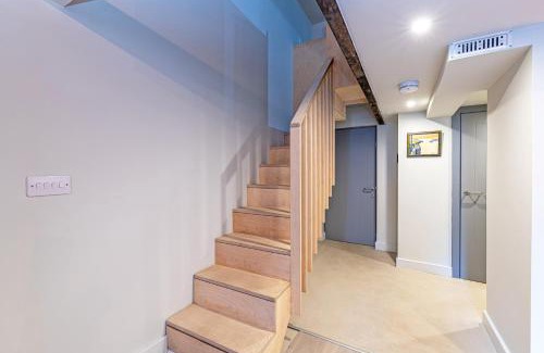 Preston Apartment | Carriage Works by Guestz