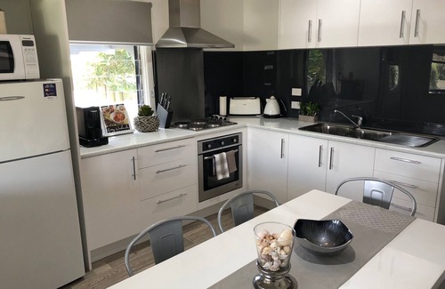 Lakes Entrance House | Carrick Cottage - A Home Away From Home