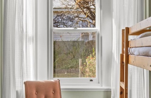 Portarlington House | Carrick Cottage on the waterfront