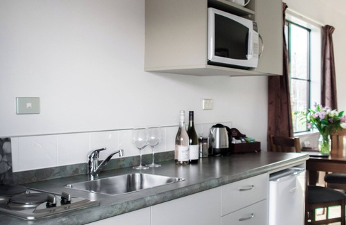 Lowburn Hotel | Carrick Lodge Motel