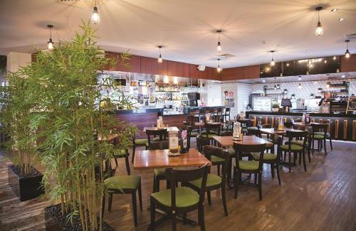 Maryborough Hotel | Carriers Arms Hotel Motel