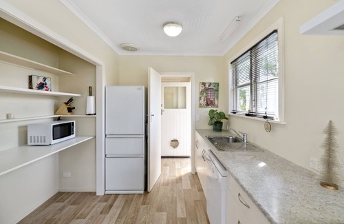 Hurworth House | Carrington Countryside – New Plymouth Holiday Home
