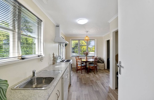 Hurworth House | Carrington Countryside – New Plymouth Holiday Home