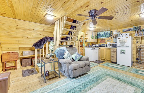 Carrollton Apartment | Carrollton Cabin w/Patio & Fire Pit!