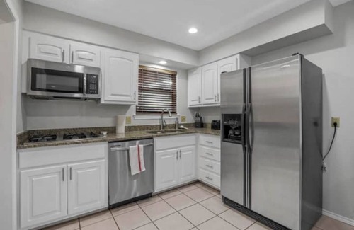 Original Town House | Carrollton Cutie