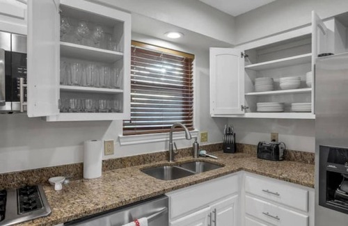 Original Town House | Carrollton Cutie