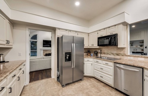 Northwest Carrollton House | Carrollton Oasis 4 Bed 3 Bath