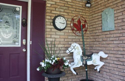 Cayuga Bed & Breakfast | Carrousel Bed & Breakfast