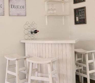 Mpofana House | Carshalton Cottage
