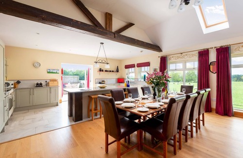Beverley Cottage | Cart House 2 bedrooms - sleeps 4-5 guests in 2 bedrooms