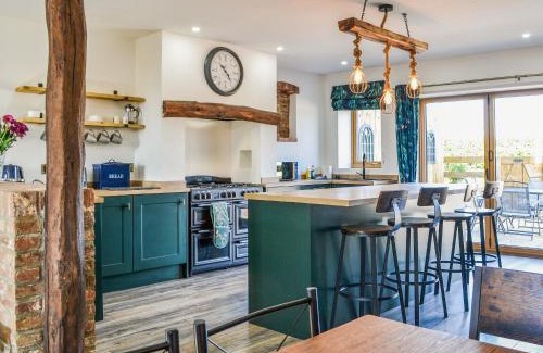 Great Hatfield House | Cart House - Uk48812