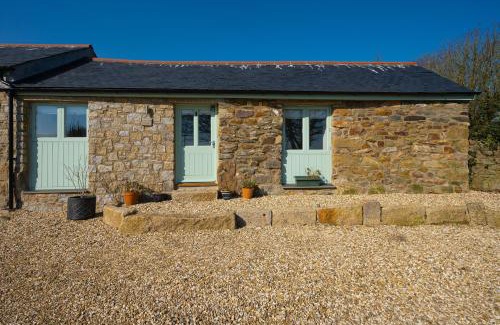 Mabe House | Cart Shed Cottage