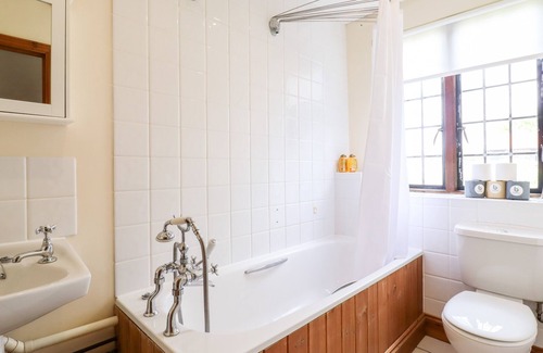 Howlett End Cottage | CART WHEEL COTTAGE, pet friendly, with open fire in Finchingfield