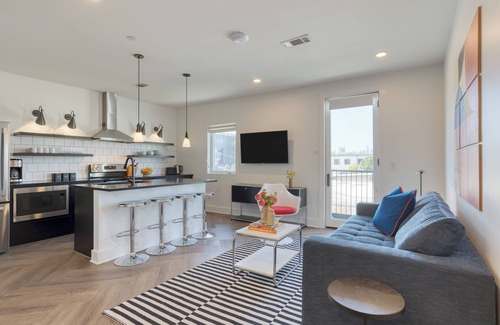 Historic Edgefield Apartment | Carter #403 by AvantStay | Mins to Downtown