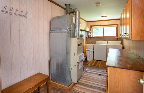 Grand Marais House | Carter's Cottage - 2BR/2BA cottage in Grand Marais walking distance to downtown