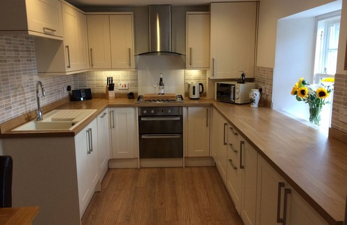 Cupar Cottage | Carters Cottage is a 200 year old fully refurbished stone built weavers cottage.