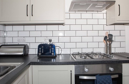 Chapel en le Frith Cottage | CARTERS COTTAGE, pet friendly in Chapel-En-Le-Frith
