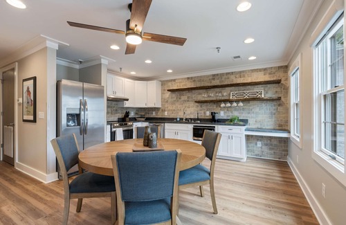 Franklin Condo | Carters Court Serene Suite