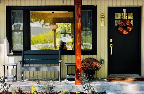 Franklin House | Carters Creek Cottage just minutes away from Franklin, Leipers Fork, South Hall.