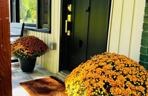 Franklin House | Carters Creek Cottage just minutes away from Franklin, Leipers Fork, South Hall.