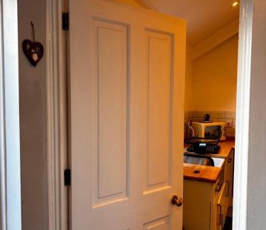 Shrewsbury Apartment | Cartref - Fully equipped and stunning town flat