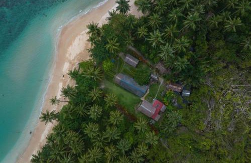 Pulau Masokut Bed & Breakfast | Carve Bay Mentawai