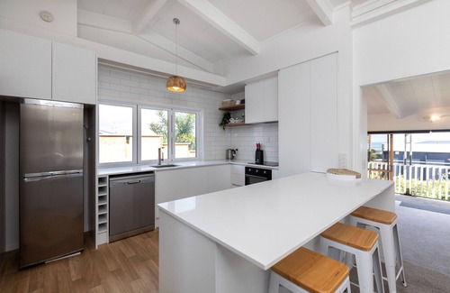 New Plymouth House | Carver Heights - Amazing views, spacious and sunny