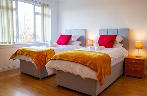 Grangemouth Apartment | Carvetii - Derwent House - Spacious 2nd floor flat