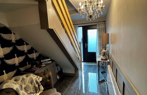Portrush House | Caryis by the Sea nModern newly renovated central location home 150m from beach.