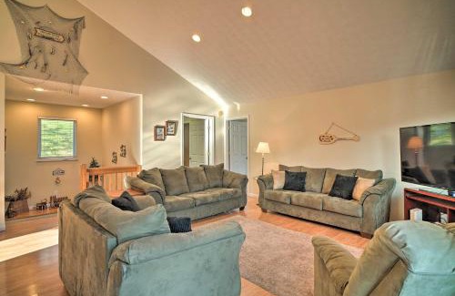 Caryville House | Caryville Home with Private Dock and Norris Lake Views