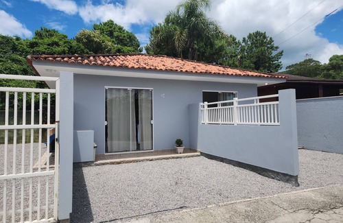 Armacao House | Cas@B. Quiet street, air conditioning and Wi-Fi