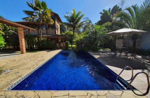 Itamambuca House | Casa Para Famílias com Quadra de Futebol, Piscina e há Poucos Metros da Praia