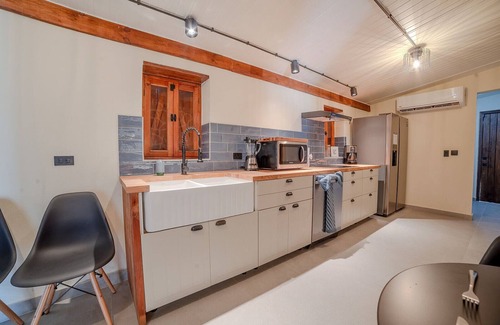 Westside Santa Cruz House | Cas MaDidi - 360 island views and Pool by LUCHA