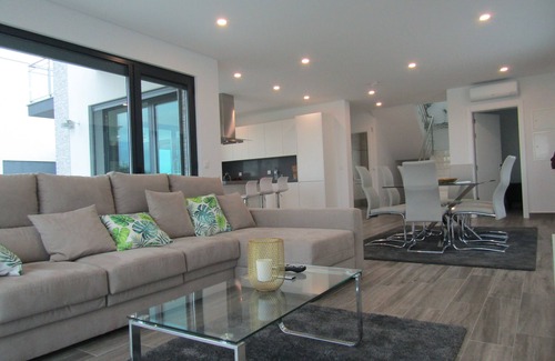 Bombarral House | Casa da Colina - Villa in the Countryside