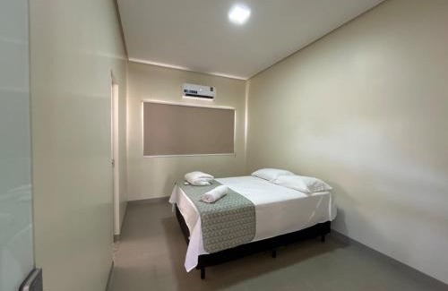 Plano Diretor Sul House | Casa 04 - Casa com 2 quartos, sendo uma suíte localizada próximo a rodoviária e o aeroporto