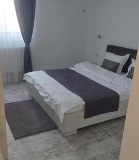 Curtea De Arges House | Casa 1 Mai