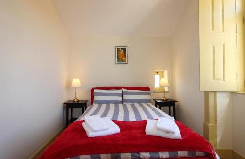 Figueira da Foz House | Casa 11 Cravos by LovelyStay