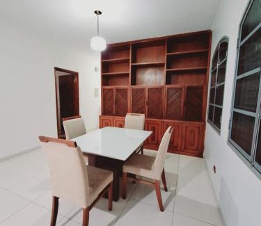 Bandeirantes House | CASA - 3 quartos com ar - garagem para 3 carros