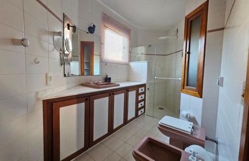 Itacorubi House | Casa 3 quartos no Itacorubi, Wi-fi 600 mega MV0967